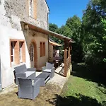 Grand Dans Son écrin De Nature *