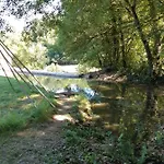 Grand Dans Son Ecrin De Nature Saint-Laurent-du-Mottay