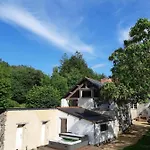 Grand Dans Son écrin De Nature Maison d'hôtes Saint-Laurent-du-Mottay
