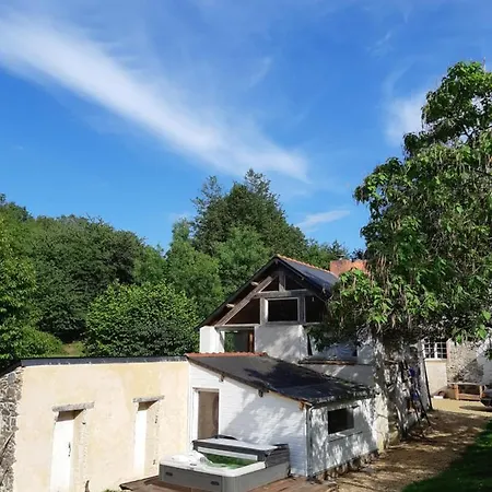 Grand Dans Son Ecrin De Nature بيت ضيافة Saint-Laurent-du-Mottay