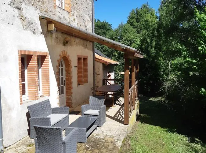 Grand Dans Son Ecrin De Nature *