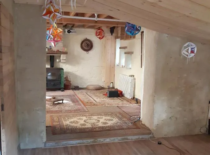 Grand Dans Son Ecrin De Nature Gæstehus